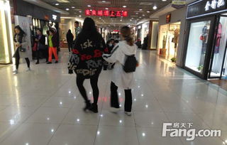 七浦路新七浦商场一楼精品女装铺位急售 浙江业主亏本转让，批发零售一体黄金商机